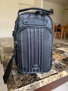 Lug Skeeter Mini Bridge Love Convertible Crossbody-Black-NWOT